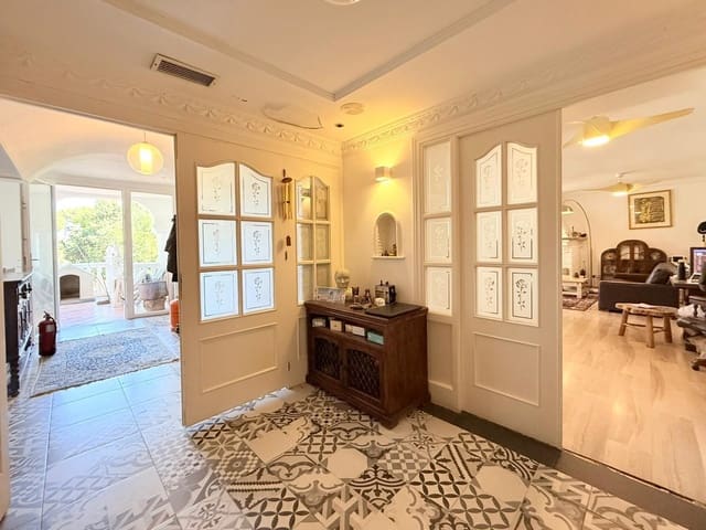 7 Zimmer Villa zu verkaufen in Torremuelle, Benalmádena mit Pool Garage - 1.800.000 € (Ref: 9983131)