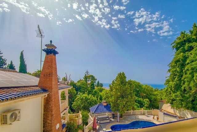 7 Zimmer Villa zu verkaufen in Torremuelle, Benalmádena mit Pool Garage - 1.800.000 € (Ref: 9983131)