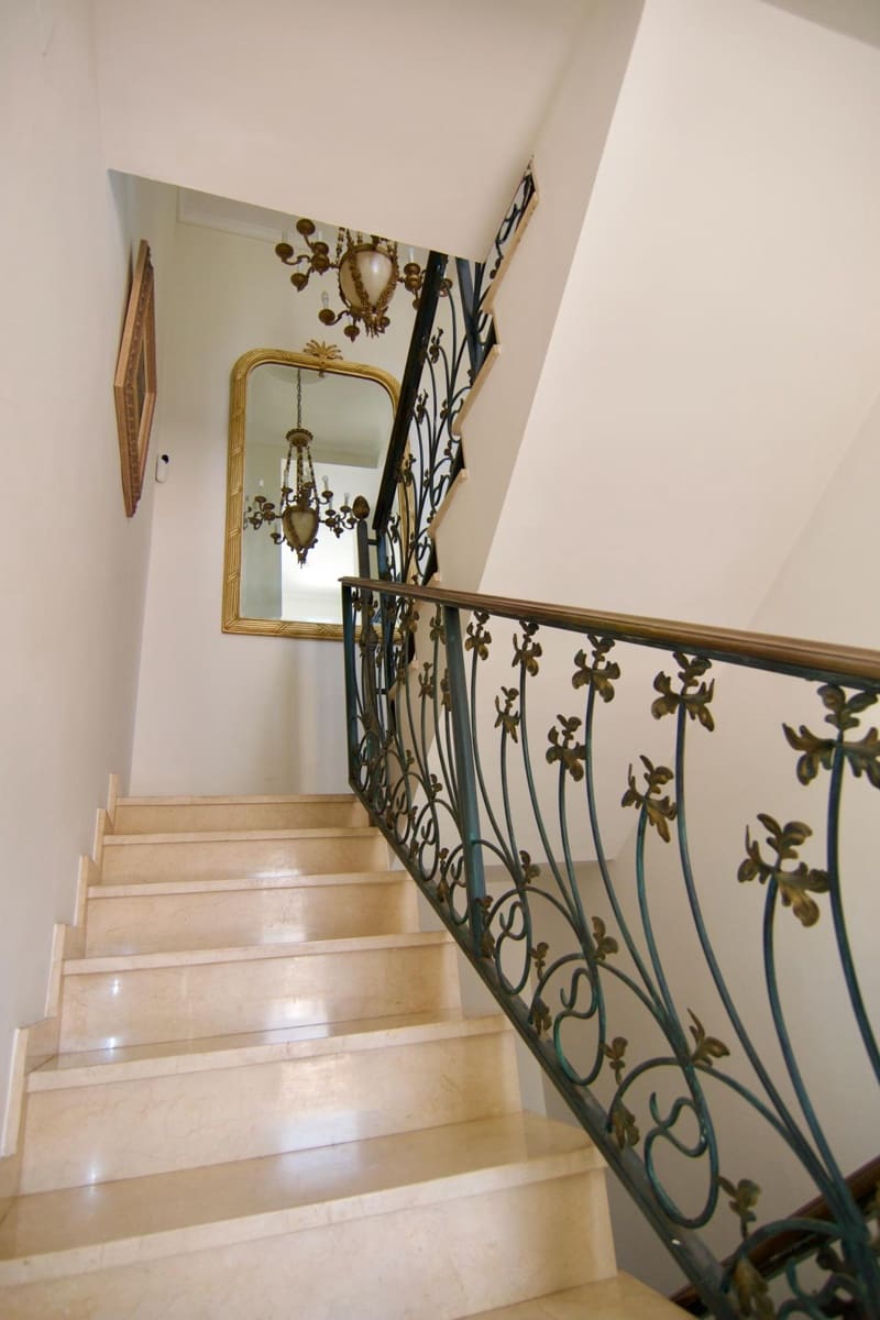 5 bedroom Villa for sale in Arroyo de la Miel with pool garage - € 1,900,000 (Ref: 9985118)