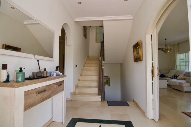 Chalet de 5 habitaciones en Arroyo de la Miel, Benalmádena en venta con piscina garaje - 1.900.000 € (Ref: 9985118)