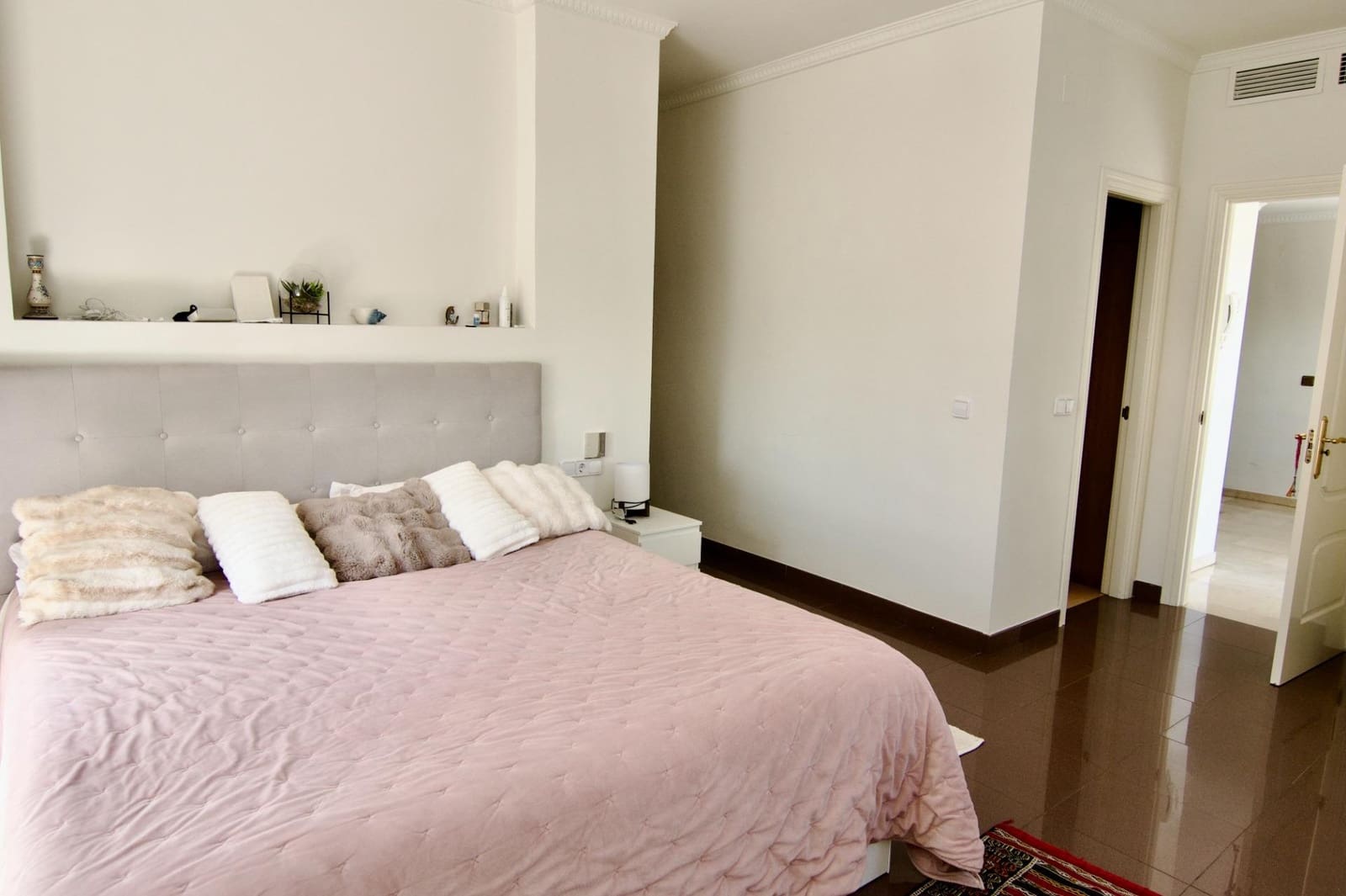 5 bedroom Villa for sale in Arroyo de la Miel with pool garage - € 1,900,000 (Ref: 9985118)