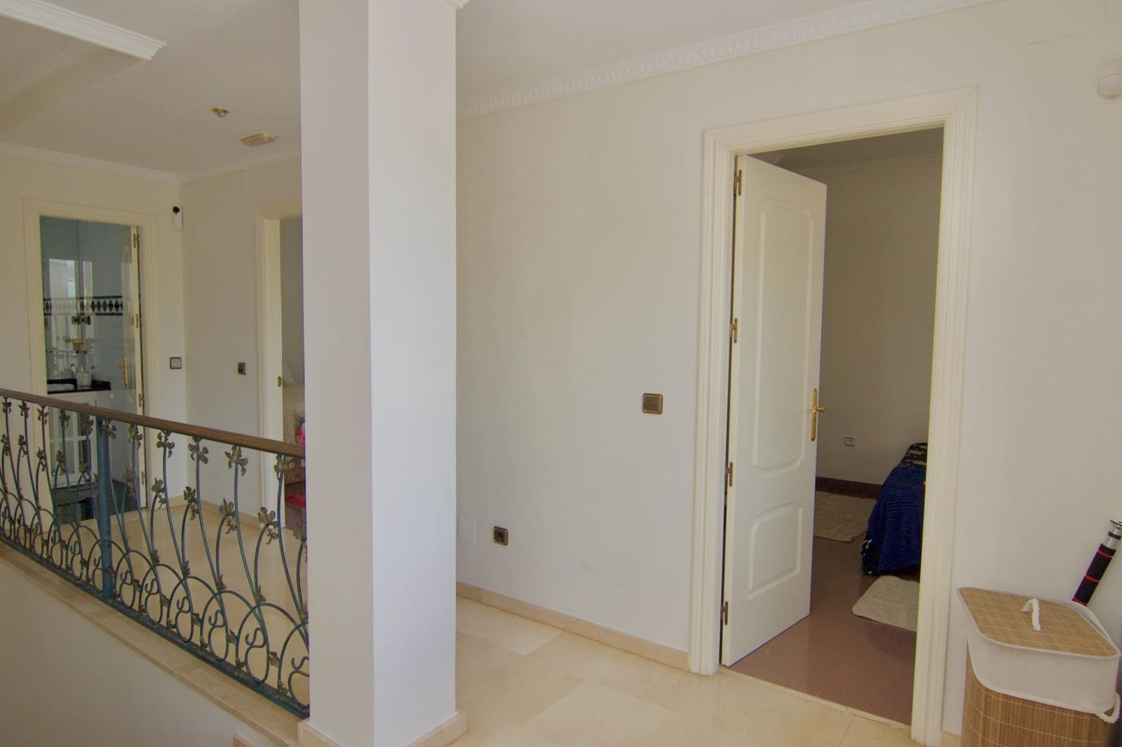 5 bedroom Villa for sale in Arroyo de la Miel with pool garage - € 1,900,000 (Ref: 9985118)