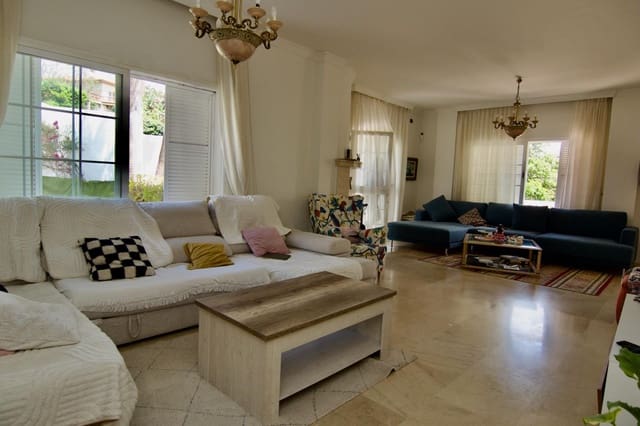 Chalet de 5 habitaciones en Arroyo de la Miel, Benalmádena en venta con piscina garaje - 1.900.000 € (Ref: 9985118)