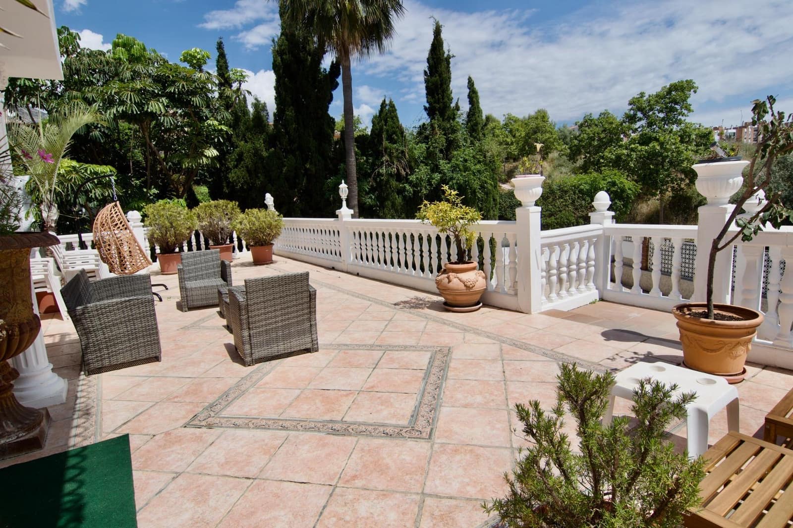 5 bedroom Villa for sale in Arroyo de la Miel with pool garage - € 1,900,000 (Ref: 9985118)
