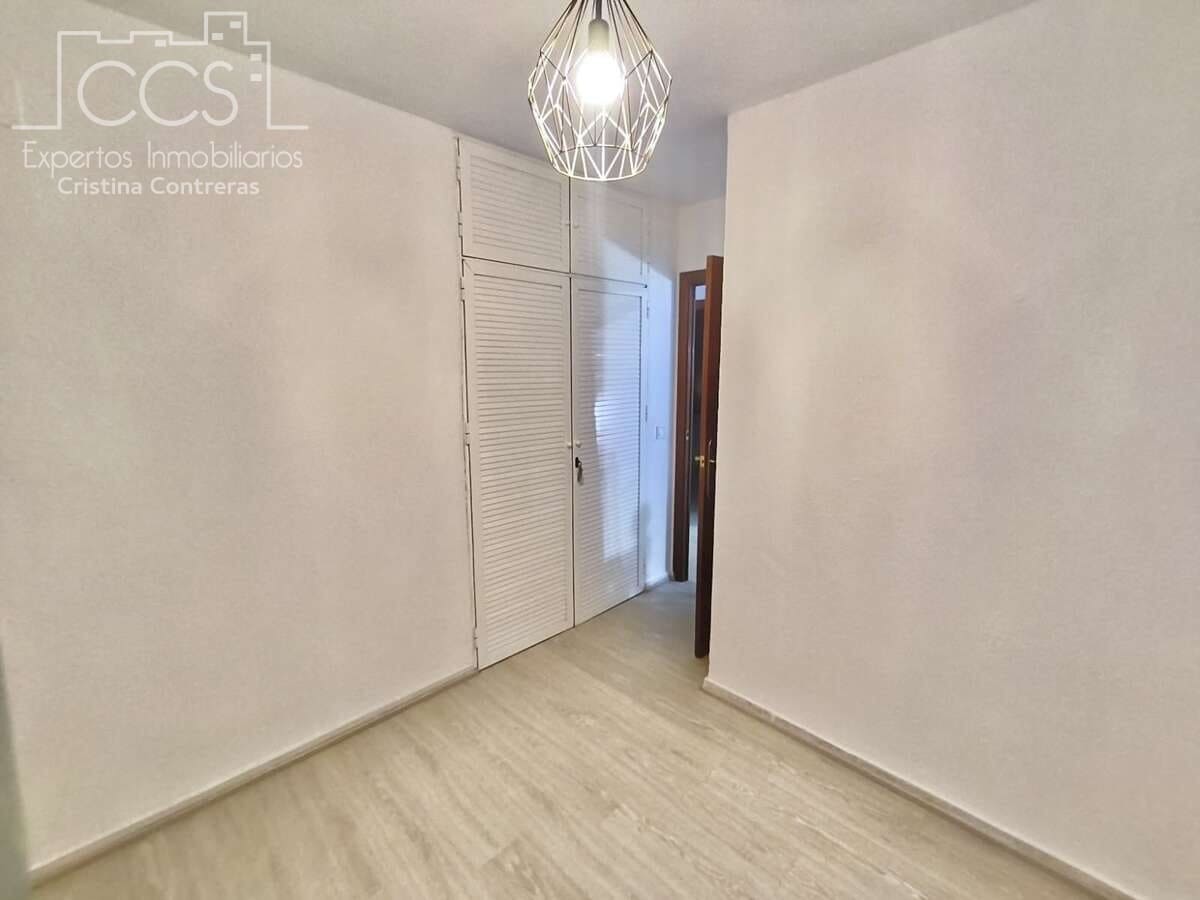 4 sovrum Hus att hyra i Dos Hermanas med pool garage - 1 300 € (Ref: 10014962)