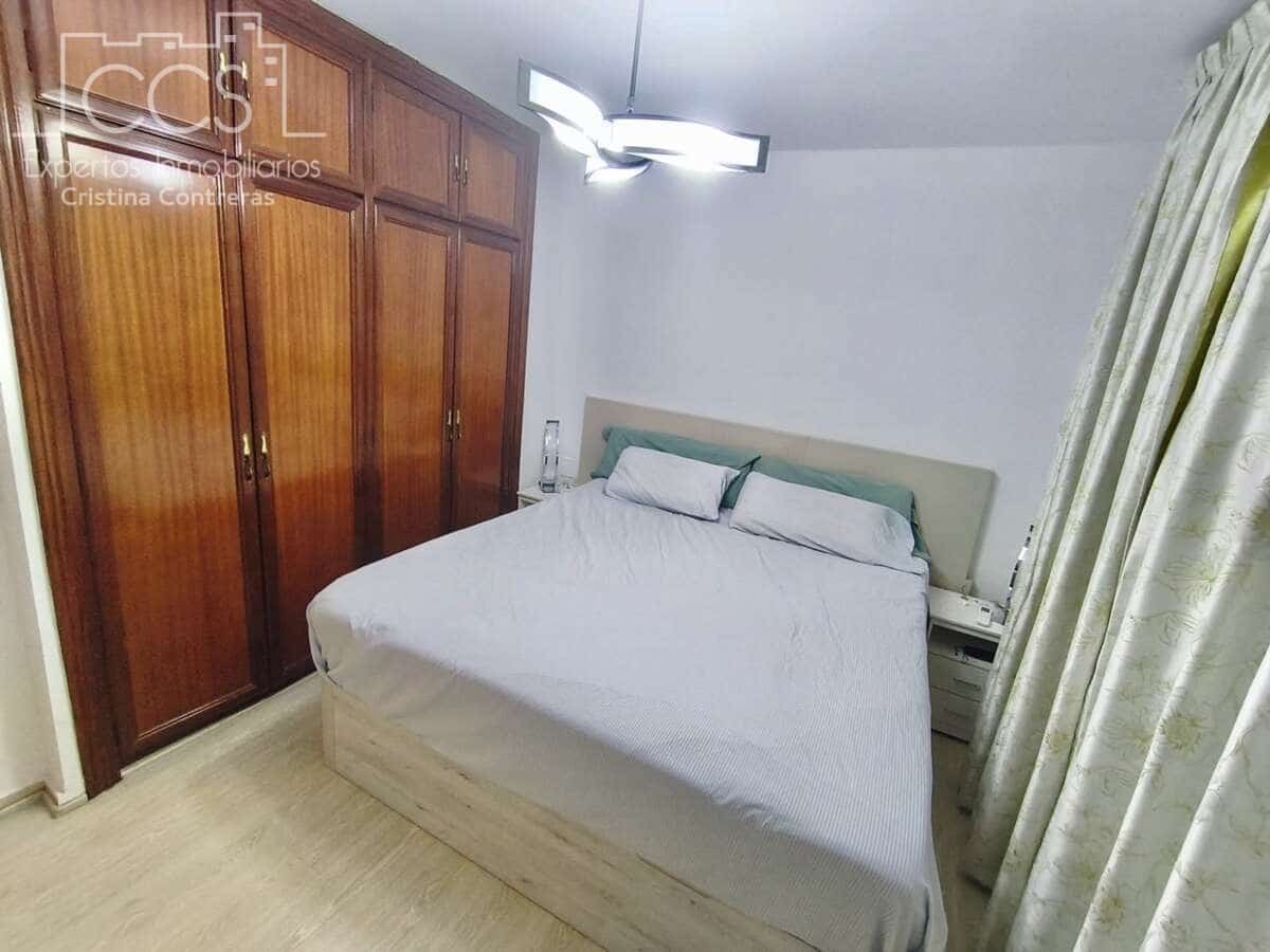 4 sovrum Hus att hyra i Dos Hermanas med pool garage - 1 300 € (Ref: 10014962)