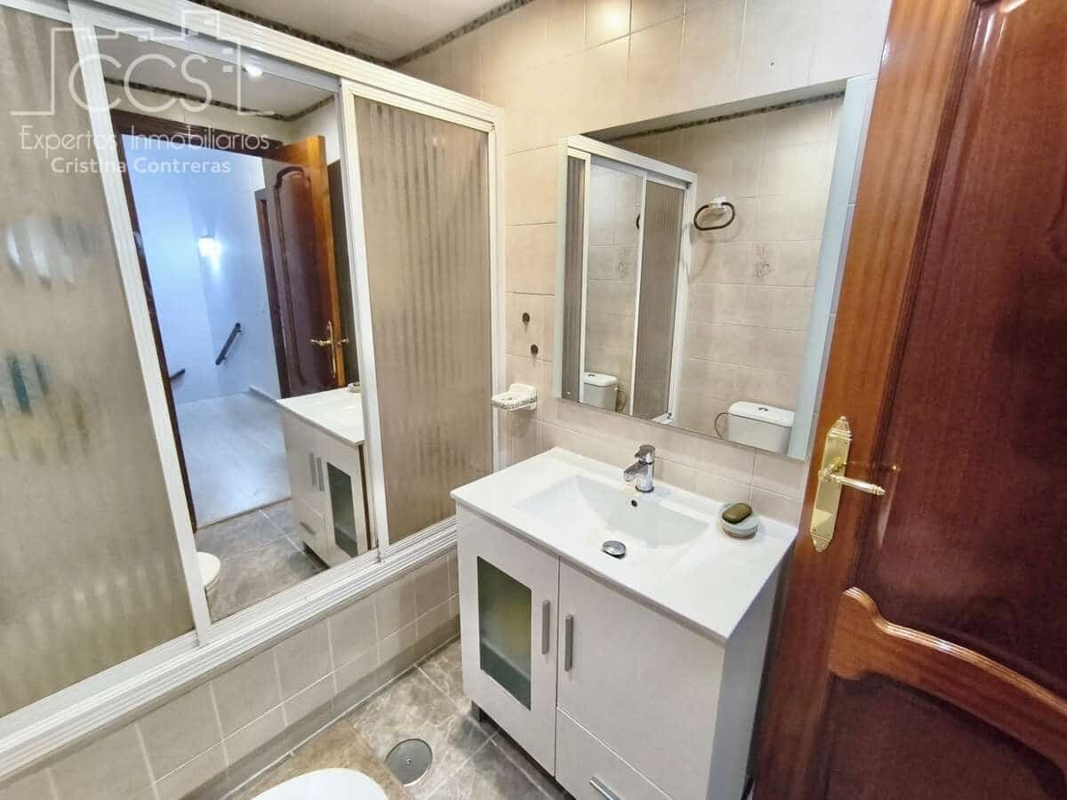 4 sovrum Hus att hyra i Dos Hermanas med pool garage - 1 300 € (Ref: 10014962)