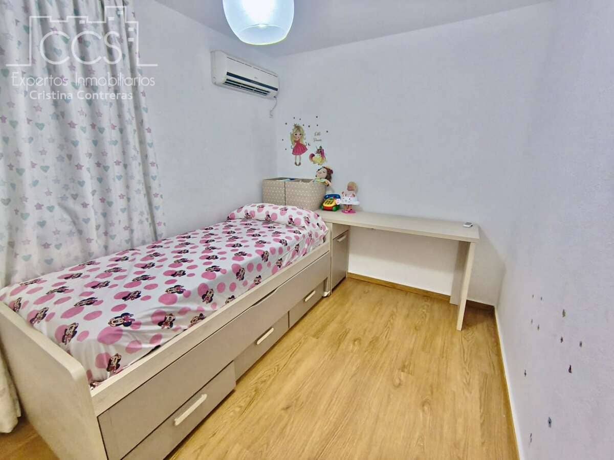 4 sovrum Hus att hyra i Dos Hermanas med pool garage - 1 300 € (Ref: 10014962)