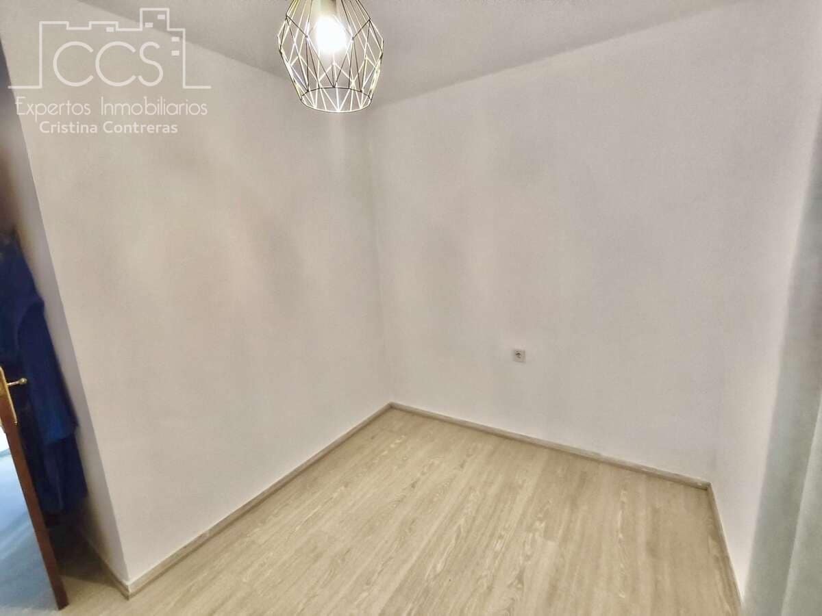 4 sovrum Hus att hyra i Dos Hermanas med pool garage - 1 300 € (Ref: 10014962)