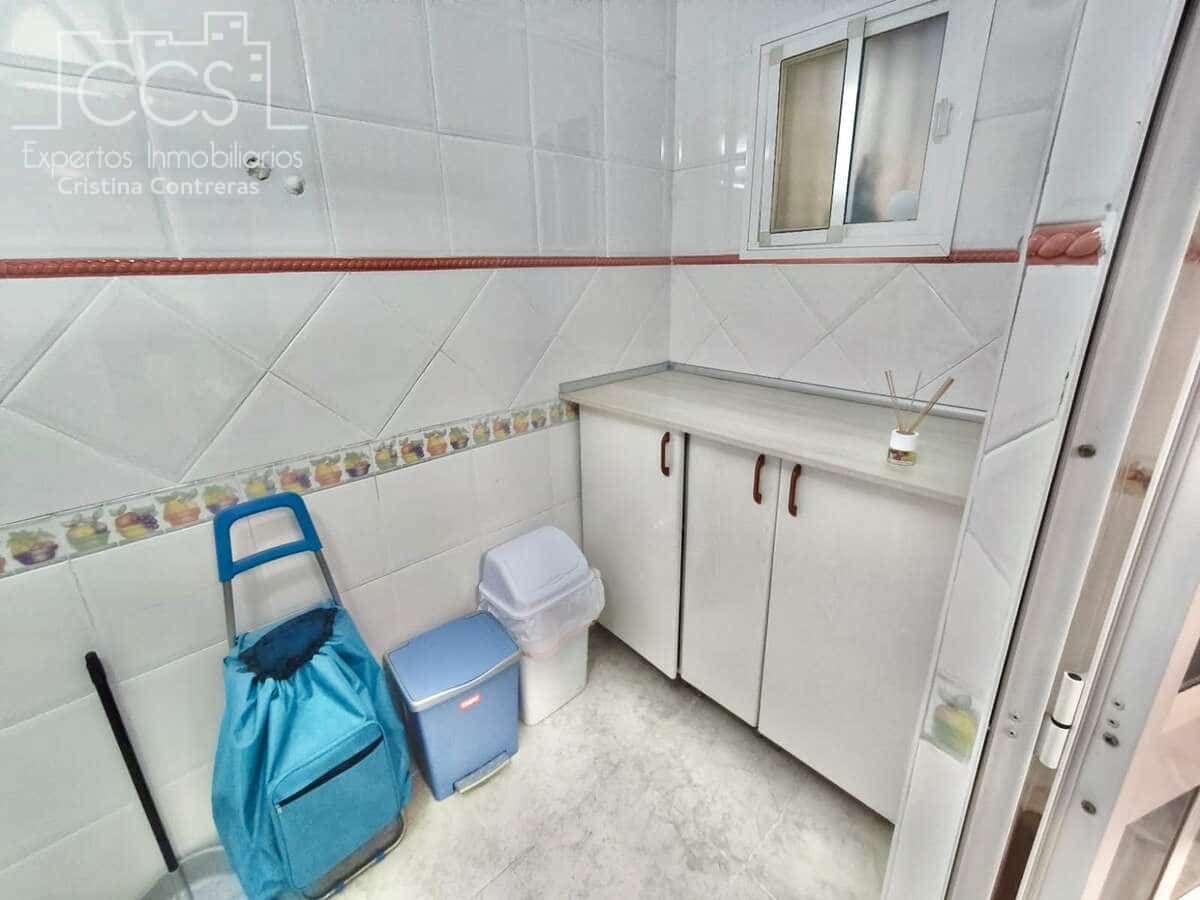 4 sovrum Hus att hyra i Dos Hermanas med pool garage - 1 300 € (Ref: 10014962)