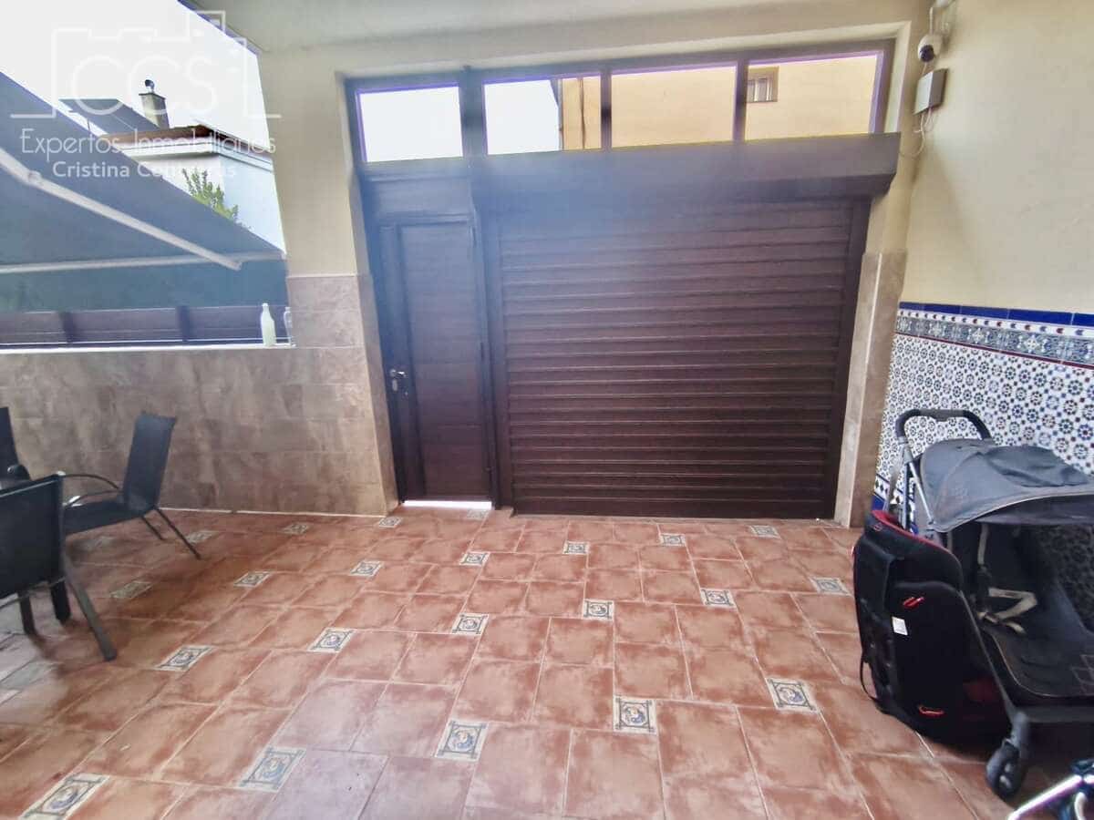 4 sovrum Hus att hyra i Dos Hermanas med pool garage - 1 300 € (Ref: 10014962)
