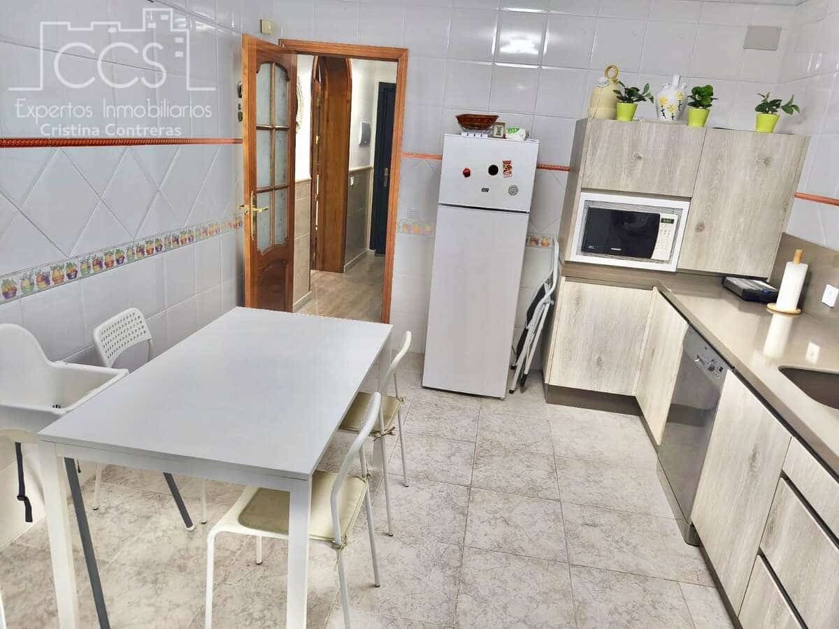 4 sovrum Hus att hyra i Dos Hermanas med pool garage - 1 300 € (Ref: 10014962)