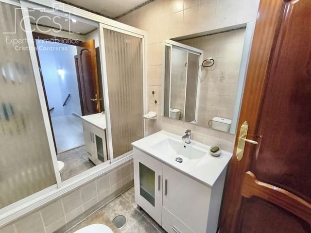 4 bedroom Townhouse for rent in Dos Hermanas - € 1,300 (Ref: 10014962)