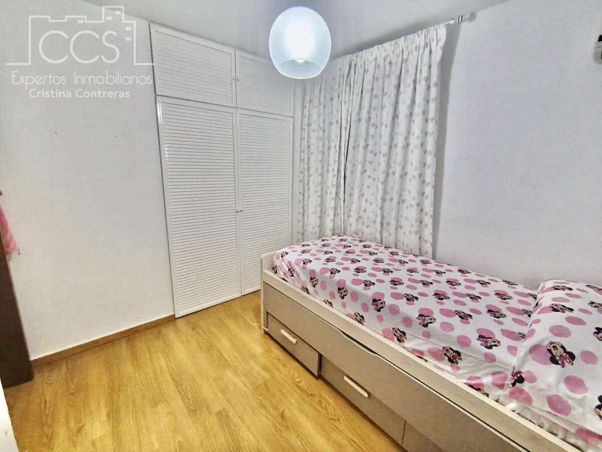 4 sovrum Hus att hyra i Dos Hermanas med pool garage - 1 300 € (Ref: 10014962)