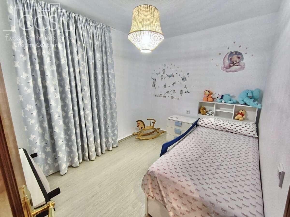 4 sovrum Hus att hyra i Dos Hermanas med pool garage - 1 300 € (Ref: 10014962)