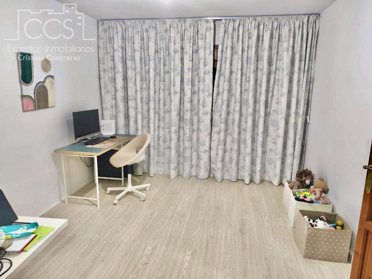 4 sovrum Hus att hyra i Dos Hermanas med pool garage - 1 300 € (Ref: 10014962)