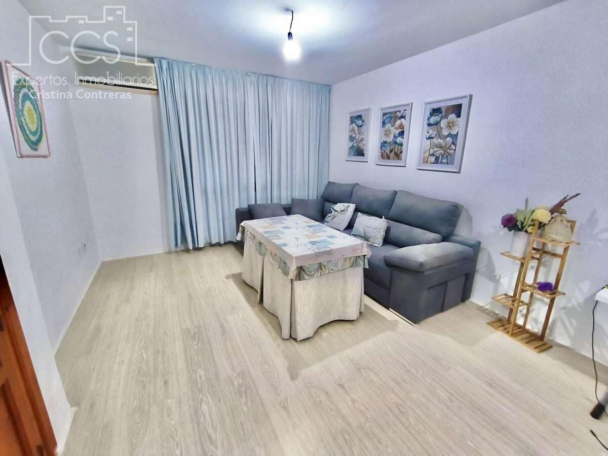 4 sovrum Hus att hyra i Dos Hermanas med pool garage - 1 300 € (Ref: 10014962)