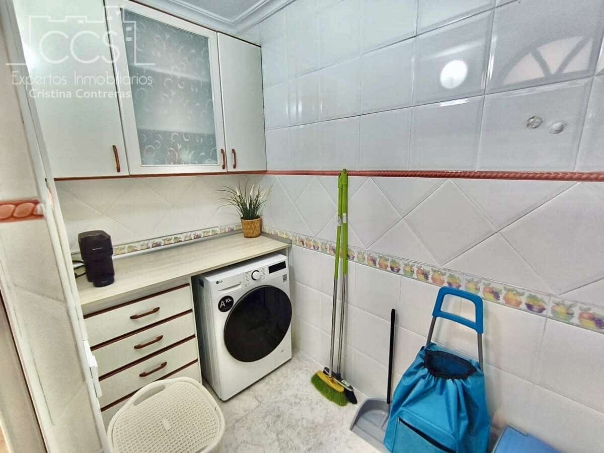 4 sovrum Hus att hyra i Dos Hermanas med pool garage - 1 300 € (Ref: 10014962)