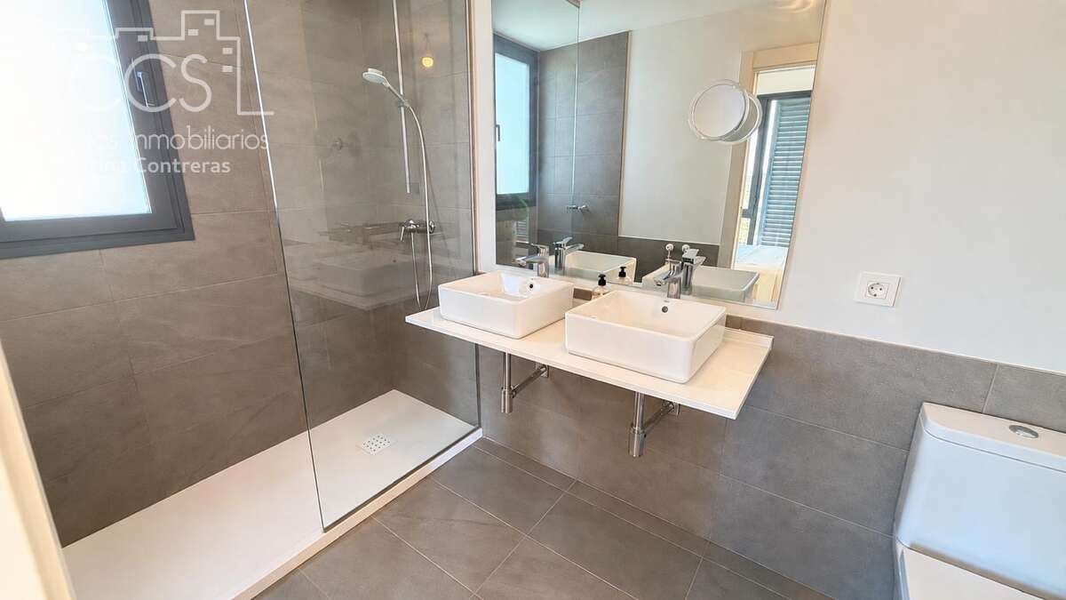 4 sovrum Semi-fristående Villa till salu i Mairena del Aljarafe med garage - 480 000 € (Ref: 10044324)
