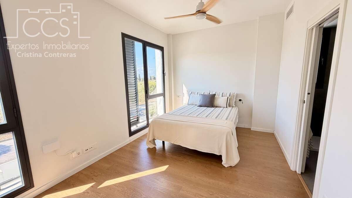 4 sovrum Semi-fristående Villa till salu i Mairena del Aljarafe med garage - 480 000 € (Ref: 10044324)