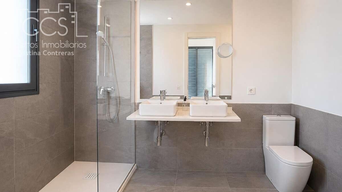 4 sovrum Semi-fristående Villa till salu i Mairena del Aljarafe med garage - 480 000 € (Ref: 10044324)
