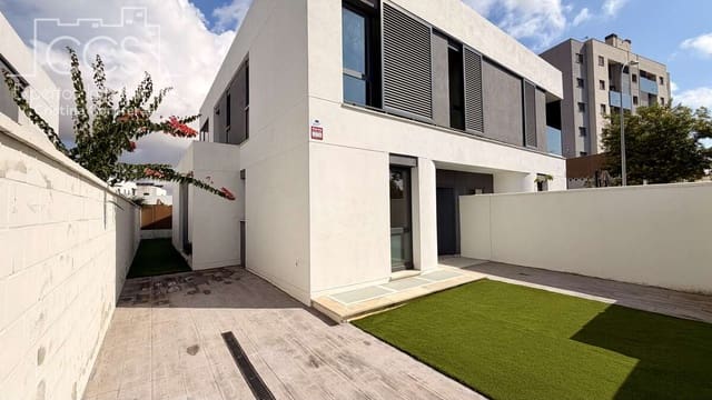 Pareado de 4 habitaciones en Mairena del Aljarafe en venta con garaje - 480.000 € (Ref: 10044324)