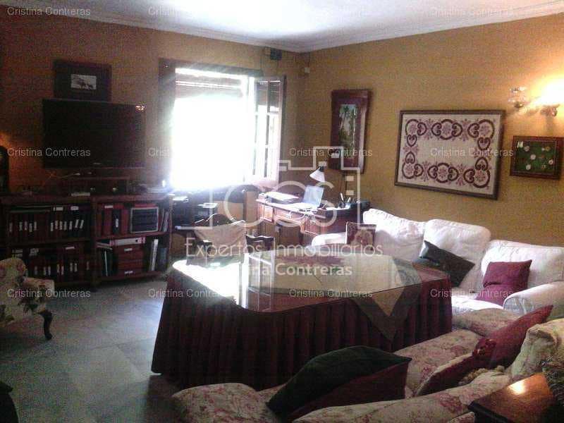 Chalet de 4 habitaciones en Espartinas en venta con piscina garaje - 625.000 € (Ref: 3733635)
