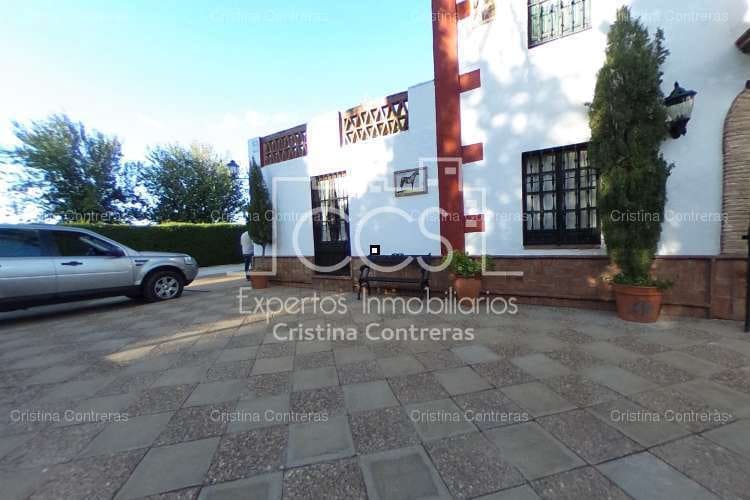 6 soveværelse Finca/Landehus til salg i Carmona med swimmingpool - € 765.000 (Ref: 3733816)
