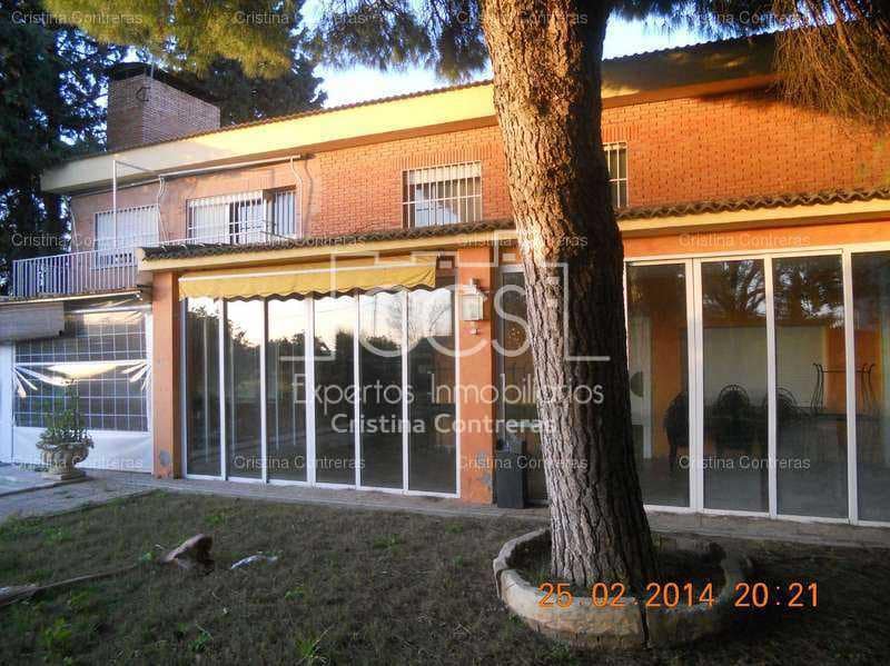 10 makuuhuone Huvila myytävänä paikassa Espartinas mukana 
autotalli - 500 000 € (Ref: 3733925)