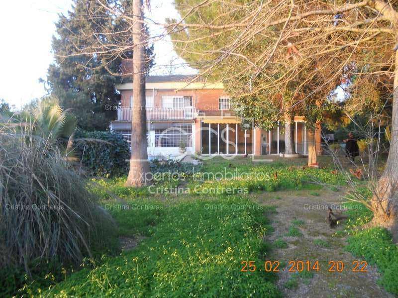 10 makuuhuone Huvila myytävänä paikassa Espartinas mukana 
autotalli - 500 000 € (Ref: 3733925)