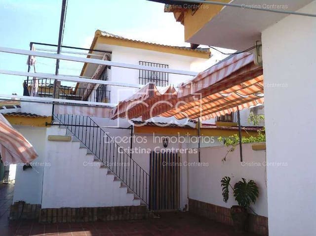 6 bedroom Semi-detached Villa for sale in Matalascañas, Almonte with garage - € 374,500 (Ref: 3733929)