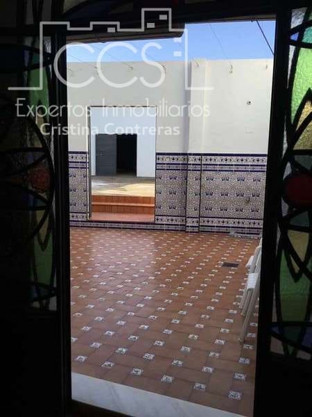 6 soveværelse Byhus til salg i Villamanrique de la Condesa med garage - € 188.000 (Ref: 4154740)