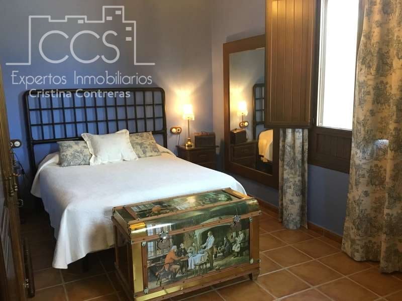 Finca/Casa Rural de 4 habitaciones en Pilas en venta con piscina - 400.000 € (Ref: 4617063)