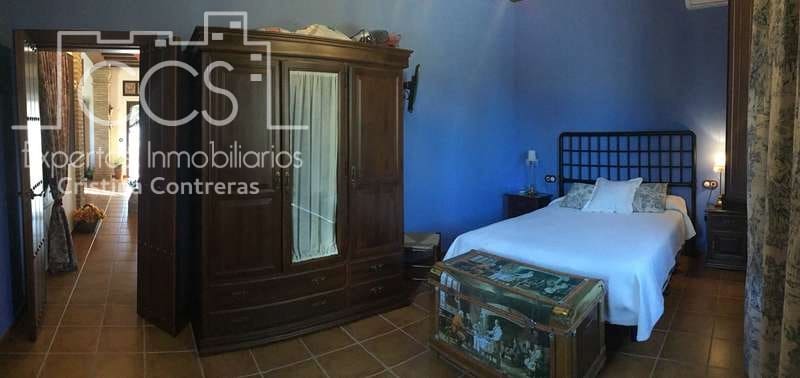 Finca/Casa Rural de 4 habitaciones en Pilas en venta con piscina - 400.000 € (Ref: 4617063)