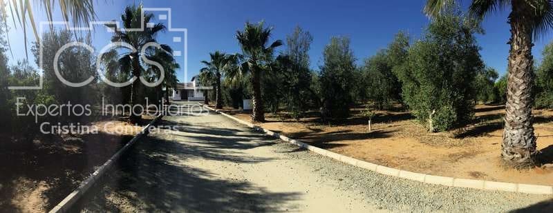 Finca/Casa Rural de 4 habitaciones en Pilas en venta con piscina - 400.000 € (Ref: 4617063)
