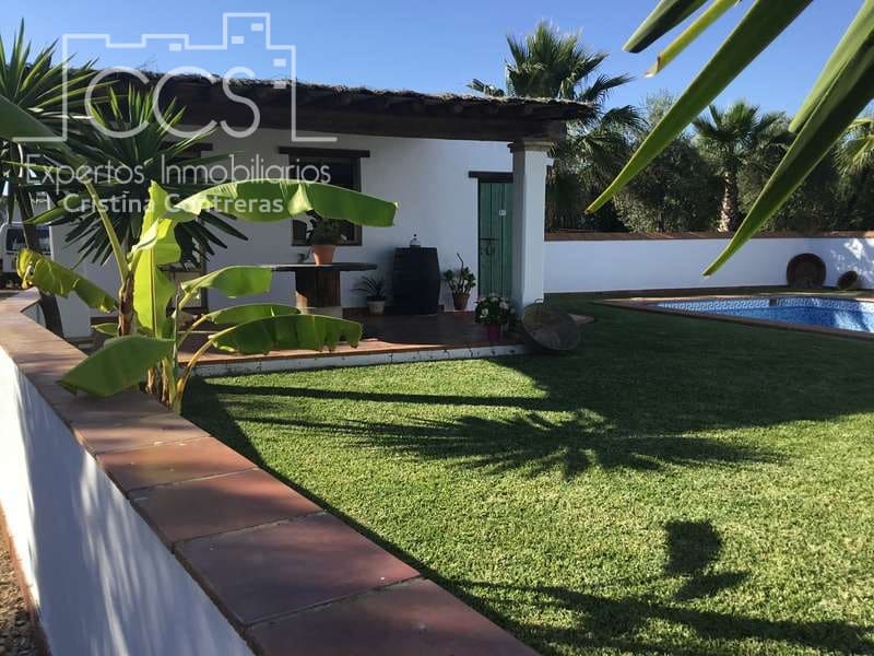 Finca/Casa Rural de 4 habitaciones en Pilas en venta con piscina - 400.000 € (Ref: 4617063)