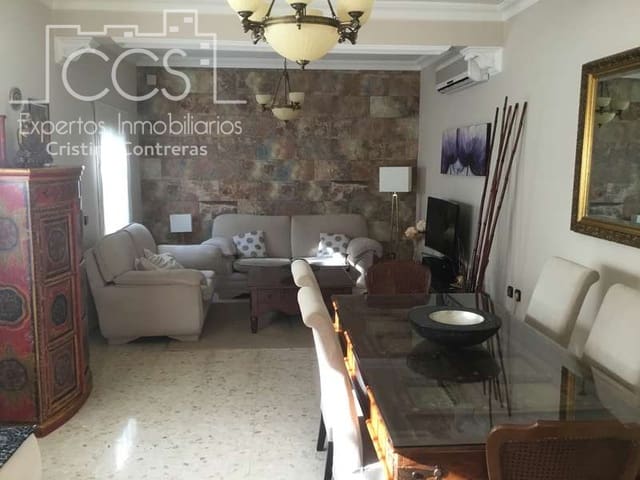 4 soveværelse Villa til salg i Sanlúcar la Mayor med garage - € 390.000 (Ref: 4630153)