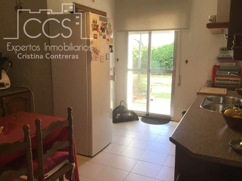4 soveværelse Villa til salg i Sanlucar la Mayor med garage - € 390.000 (Ref: 4630153)
