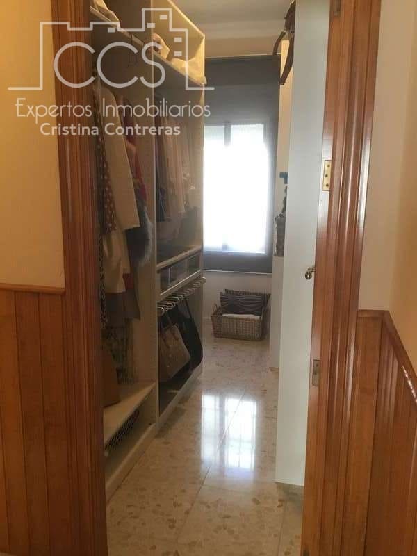 4 soveværelse Villa til salg i Sanlucar la Mayor med garage - € 390.000 (Ref: 4630153)