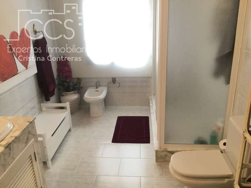 4 soveværelse Villa til salg i Sanlucar la Mayor med garage - € 390.000 (Ref: 4630153)