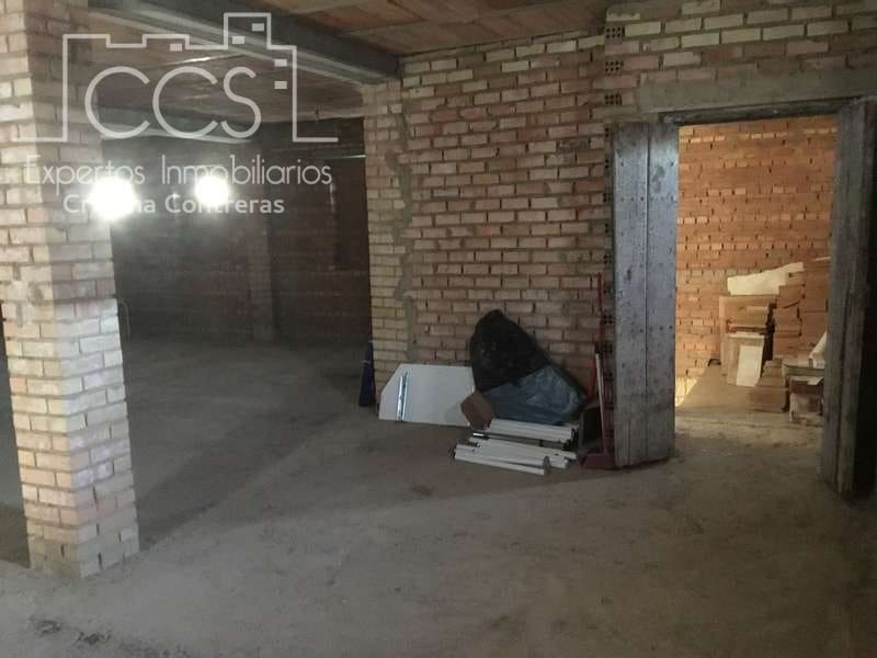 4 soveværelse Villa til salg i Sanlucar la Mayor med garage - € 390.000 (Ref: 4630153)