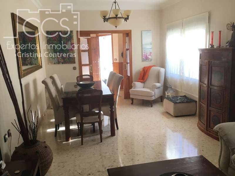 4 bedroom Villa for sale in Sanlucar la Mayor with garage - € 390,000 (Ref: 4630153)