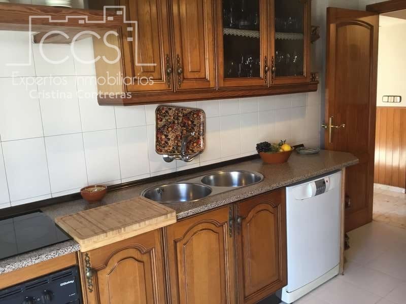 4 bedroom Villa for sale in Sanlucar la Mayor with garage - € 390,000 (Ref: 4630153)