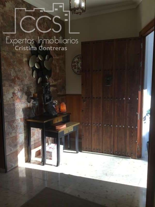 4 bedroom Villa for sale in Sanlucar la Mayor with garage - € 390,000 (Ref: 4630153)