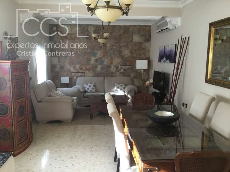 4 bedroom Villa for sale in Sanlucar la Mayor with garage - € 390,000 (Ref: 4630153)