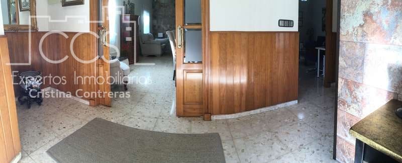 4 bedroom Villa for sale in Sanlucar la Mayor with garage - € 390,000 (Ref: 4630153)