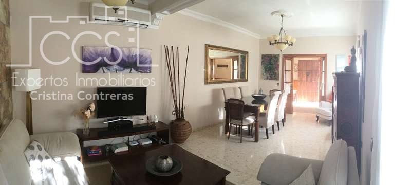 4 bedroom Villa for sale in Sanlucar la Mayor with garage - € 390,000 (Ref: 4630153)