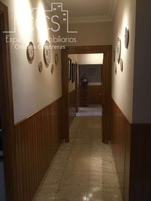 4 bedroom Villa for sale in Sanlucar la Mayor with garage - € 390,000 (Ref: 4630153)