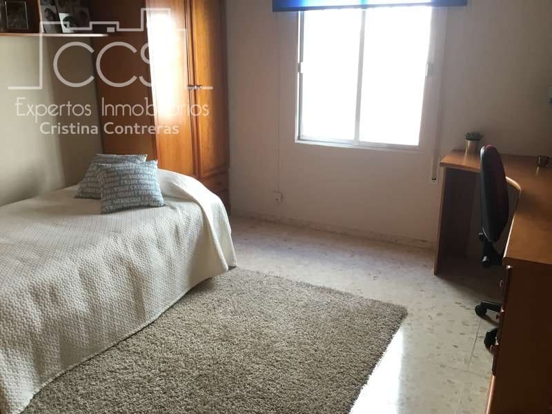 4 bedroom Villa for sale in Sanlucar la Mayor with garage - € 390,000 (Ref: 4630153)