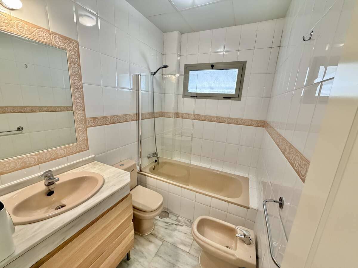 2 makuuhuone Asunto vuokrattavana paikassa Sevilla kaupunki - 1 100 € (Ref: 5346252)